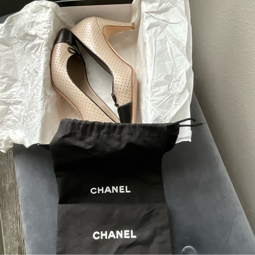 Chanel Pumps - Picture 6 of 8